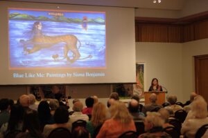 Siona Benjamin speaking at the Skirball Museum about her work. (Credit: Lev Gringauz, Cincy Jewfolk)