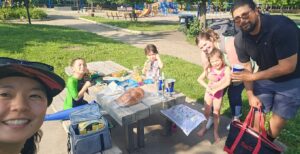 Photo from a 2024 Shabbat in the Park hosted by our sister site, TC Jewfolk in the Twin Cities.